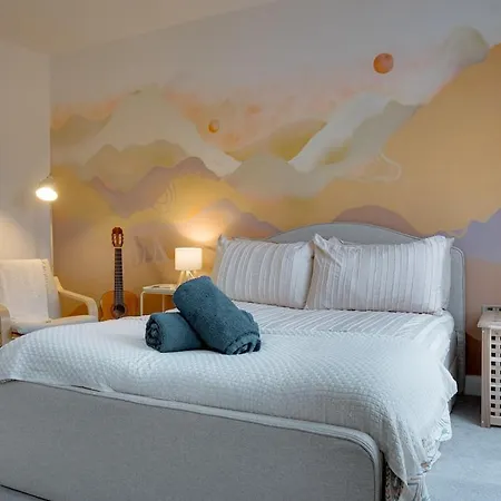 Daire Sleek 4br Townhouse Rooftop Hot Tub Prime Location