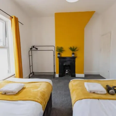 Appartement Free Parking, Large House For Contractors & Families, Sleeps 5, 5 Mins To Etihad Stadium Manchester