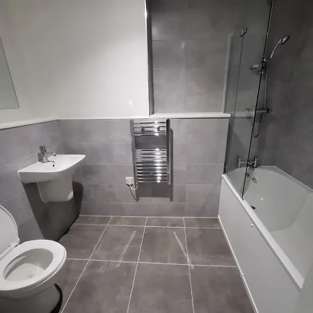 Pleasant 2 Bedroom In Salford Quays Manchester