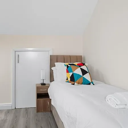 Moxley Residence-2-bed For Business & Leisure *