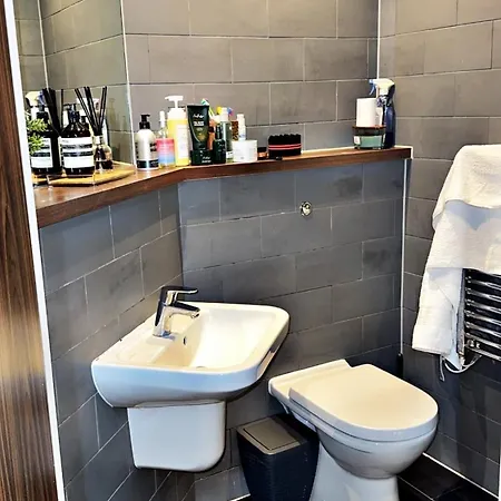 Cozy 2- Bed In The Centre Appartement Manchester