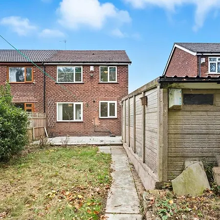 Modern Close To Events With Parking Apartment