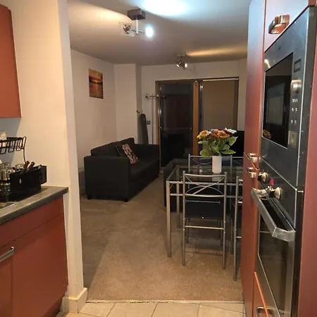 Cosy 2 Bedroom Apartment Manchester
