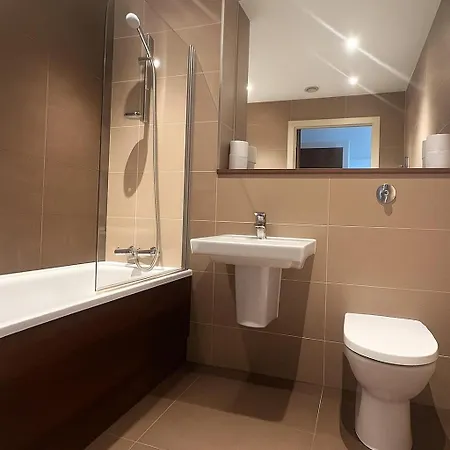 Apartmán Contemporary 2 Bedroom Flat With Great Location In Salford