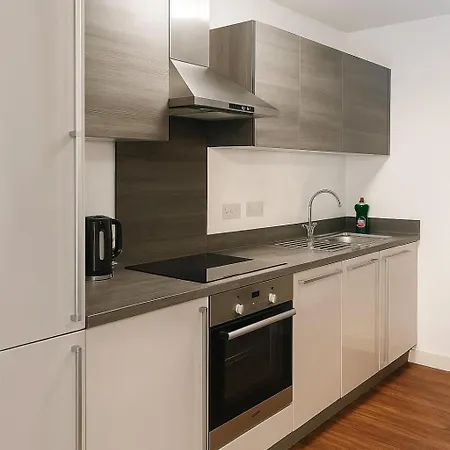 דירה Contemporary 2 Bedroom Flat With Great Location In Salford מנצ'סטר