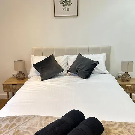 Apartment-gym-terrace-games Room-free Parking 맨체스터