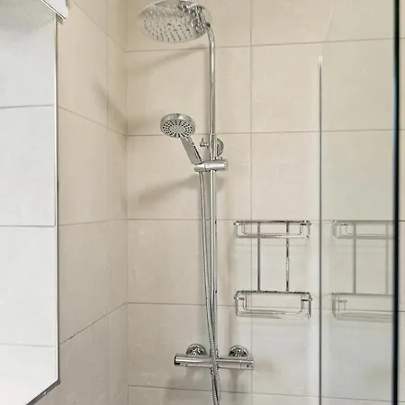 Modern Close To Events With Parking Apartmán *