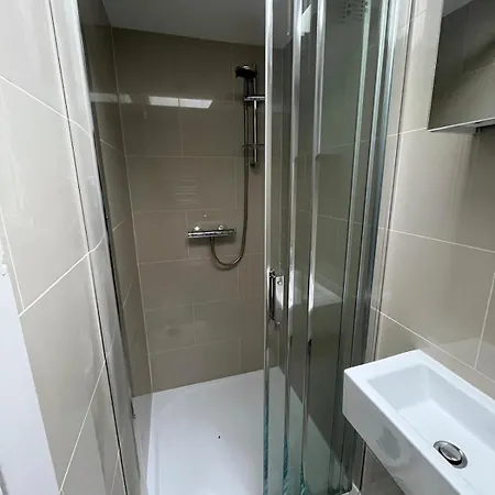 Cosy - 15 Mins Drive To Appartement