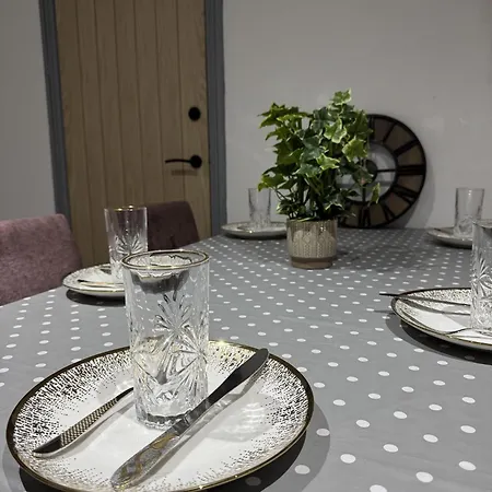 2, Centrally Located Near Northern Quarter דירה