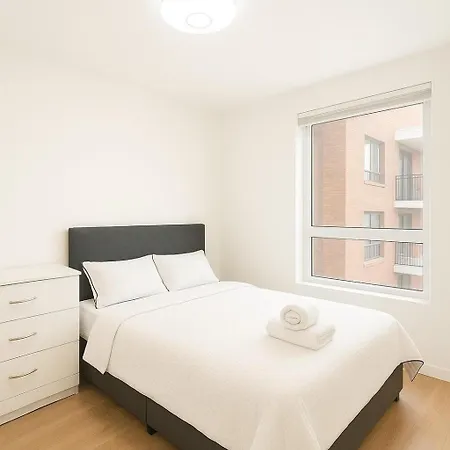 Apartamento Contemporary 2 Bedroom Flat With Great Location In Salford *