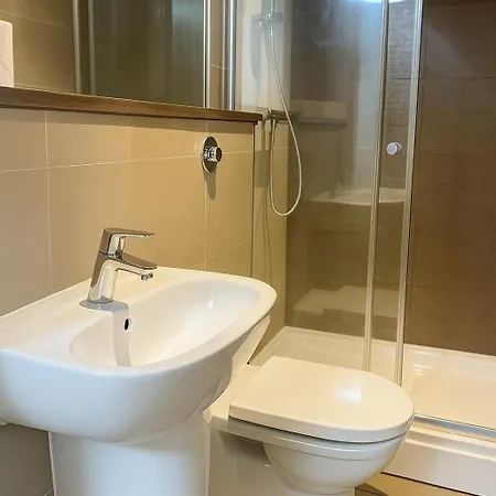 Contemporary 2 Bedroom Flat With Great Location In Salford Apartmán Manchester