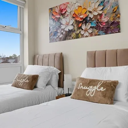 Moxley Residence-2-bed For Business & Leisure Apartmán *