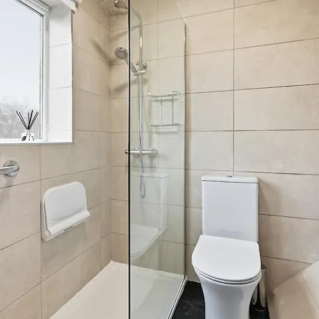 Modern Close To Events With Parking *