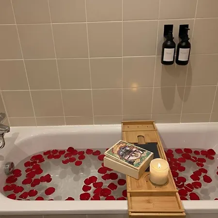 Апартаменты Panoramic Views Elegant 2br, 2 Min To Metro *