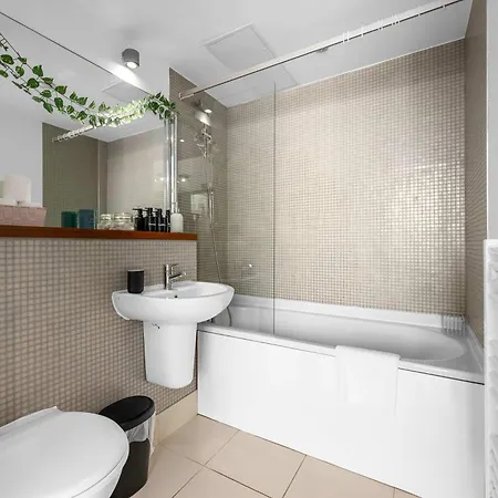 Stunning Centre 3 Bed By Superhost