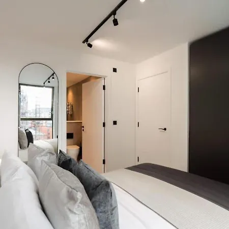 Urbano At The Heim Apartmán