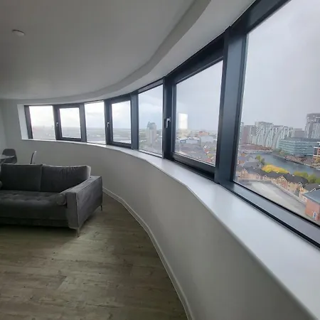 Pleasant 2 Bedroom In Salford Quays * Manchester
