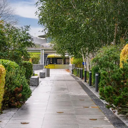 Panoramic Views Elegant 2br, 2 Min To Metro * Манчестер