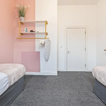 Apartment Modern 2br Apartment, Sleeps 5 Guests, Free Wi-fi, Free Parking Manchester
