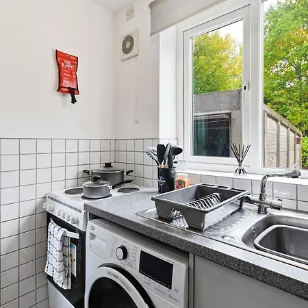 Modern Close To Events With Parking