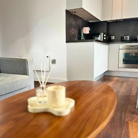 Joyful Group - Deansgate 2br Chic Gardens Apartamento Mánchester