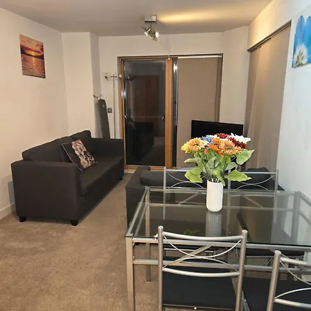 Cosy 2 Bedroom מנצ'סטר