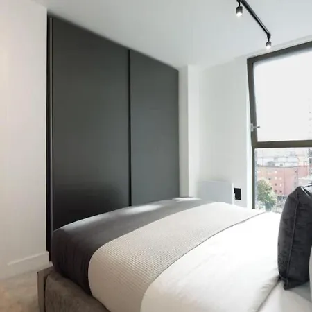 Urbano At The Heim Apartment Manchester