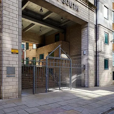 Luxury 2-bed Penthouse In Deansgate I Free Parking * Манчестер