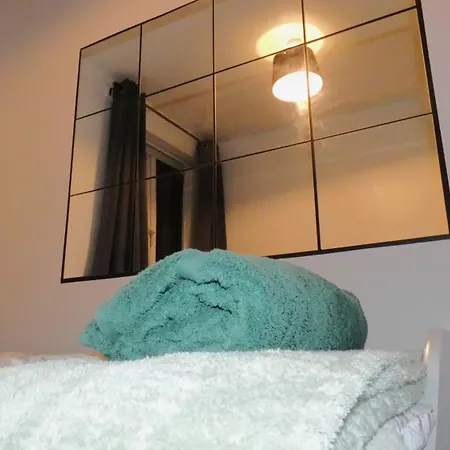 Spacious 4 Bed Maisonette Close To Salford Quays And With Smart Tvs And Netflix Perfect For Families And Contractors