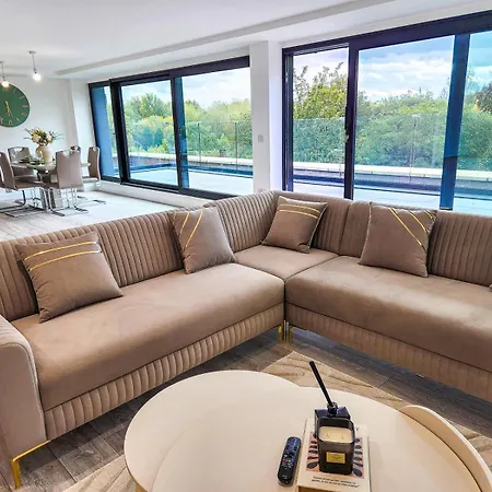 Opfa Luxury Mánchester