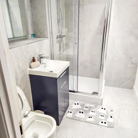 Opfa Luxury Манчестер