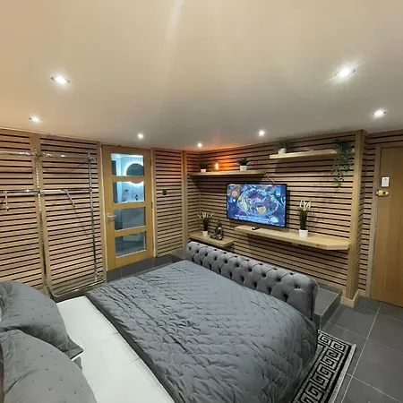 Casa de hóspedes Hendham House - Near Etihad Stadium, Coop Live Arena, Ao Arena, Piccadilly Train Station & Centre Manchester