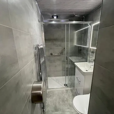 Guest house Hendham House - Near Etihad Stadium, Coop Live Arena, Ao Arena, Piccadilly Train Station & Centre