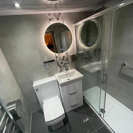 Guest house Hendham House - Near Etihad Stadium, Coop Live Arena, Ao Arena, Piccadilly Train Station & Centre