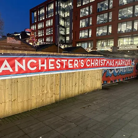 Hendham House - Near Etihad Stadium, Coop Live Arena, Ao Arena, Piccadilly Train Station & Centre