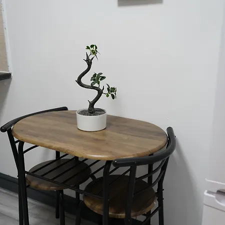 Hills View * Manchester