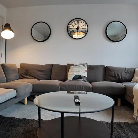 Apartment Stylish In Vibrant Salford, Manchester! *