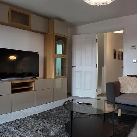 Stylish In Vibrant Salford, Manchester!