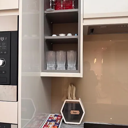 Βίλα Luxury 6 Bed Near Centre With Cinema & Games 5 Bathrooms *