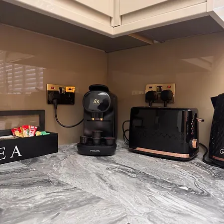 Βίλα Luxury 6 Bed Near Centre With Cinema & Games 5 Bathrooms