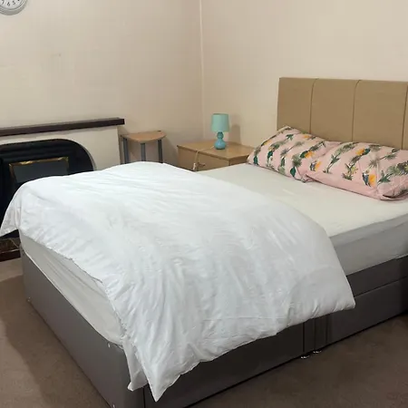 Komegloba Exquisite * مانشستر