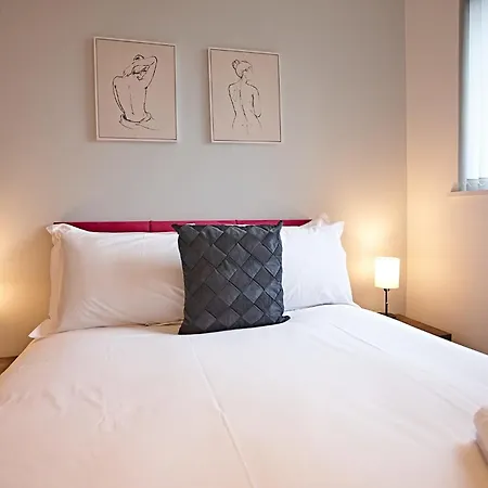 The Rose Quartz * Manchester