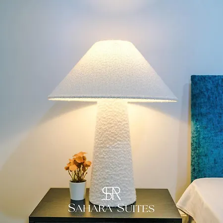 Stylish 4-bedroom Salford - Sleeps 9 - Parking - Long Term Hébergement de vacances