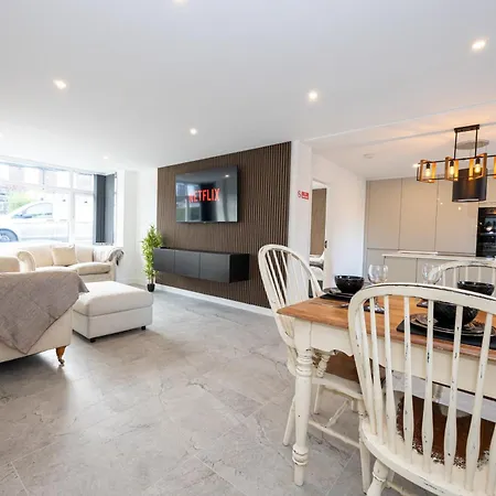 Vakantiehuis Modern 5-bed Ev Centre 10 Min Manchester