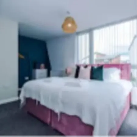 Holiday home Large Escape On - Parking - Garden Manchester