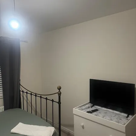 Large Cozy In Bute House Homestay szállás Manchester