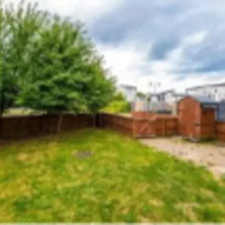 Large Escape On - Parking - Garden Holiday home