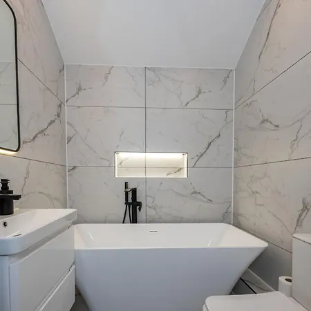 Modern 5-bed Ev Centre 10 Min * Manchester