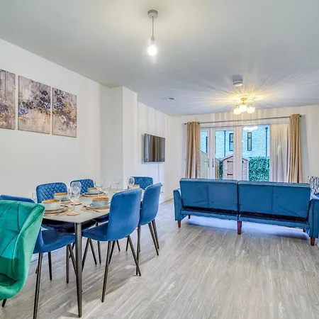 Brand New 4 Bed House Prázdninový dům Manchester