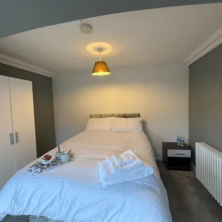 02 Chesterton Grove Homestay Manchester